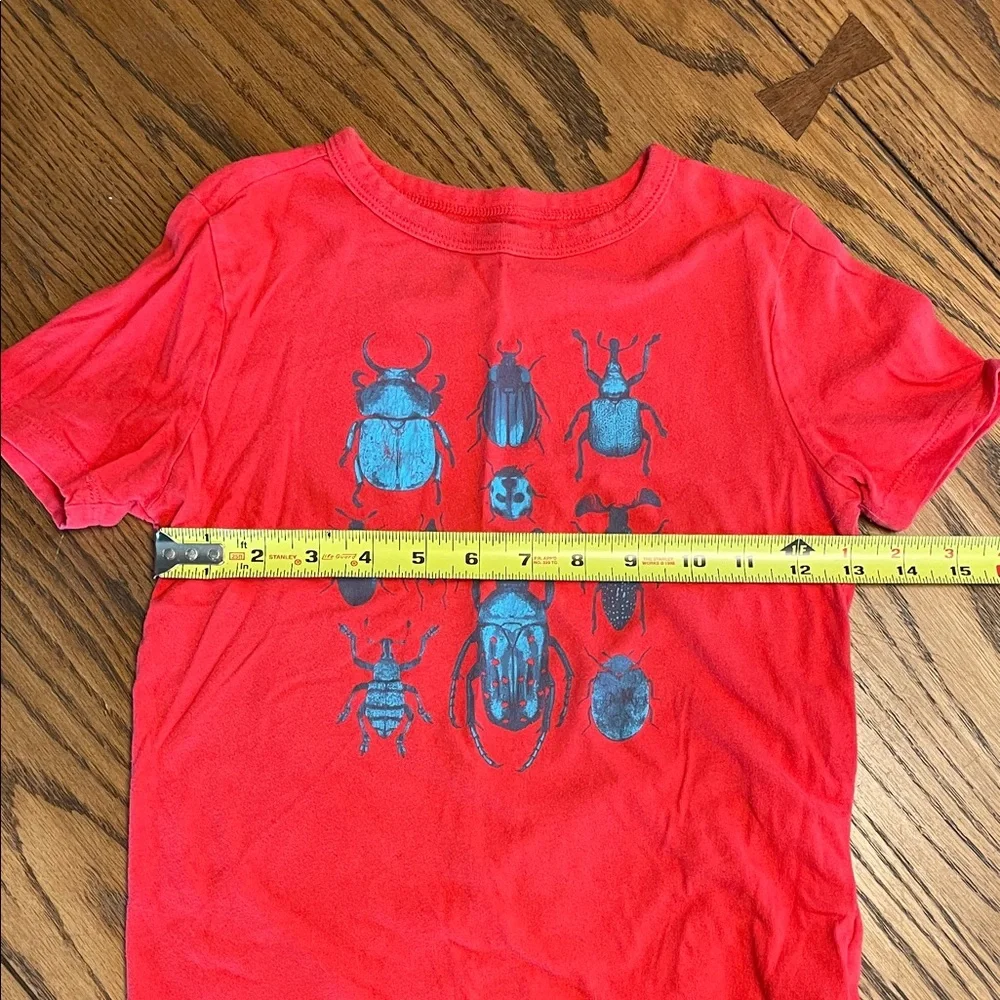GAP vibrant red